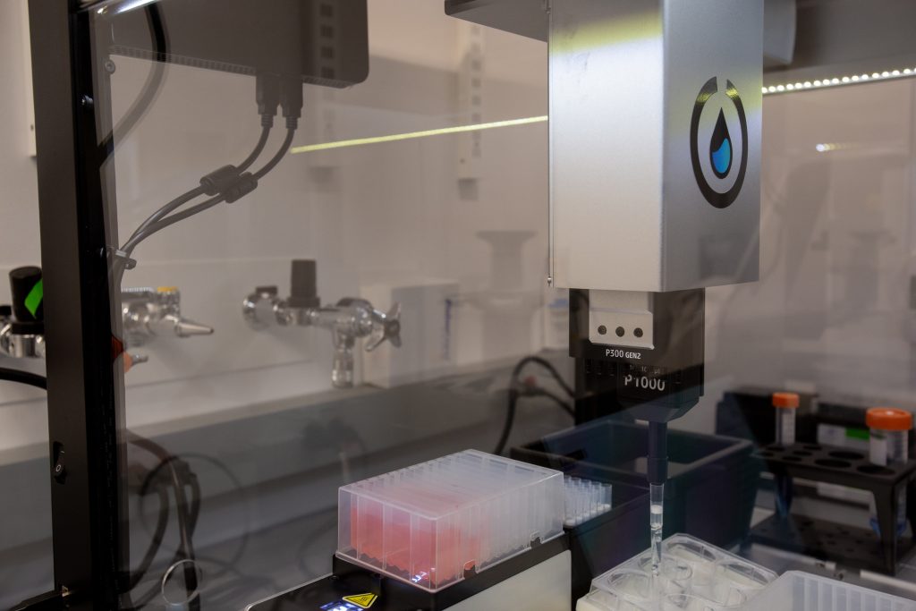 食品安全檢測中的移液自動化應(yīng)用