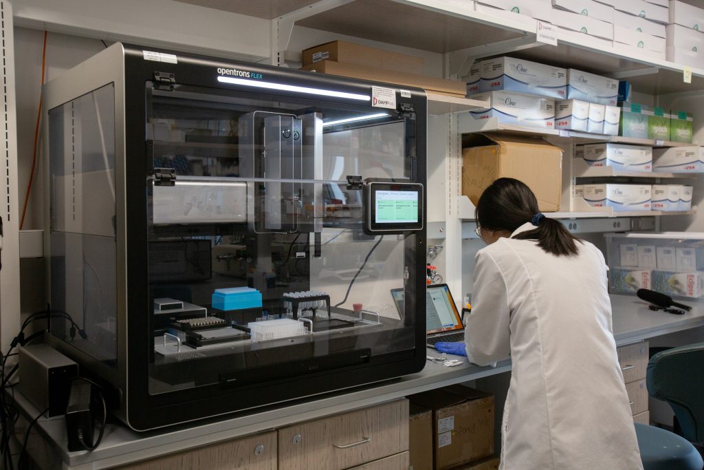 Flex Prep 如何解決科研人員“手動移液易出錯”的難題?